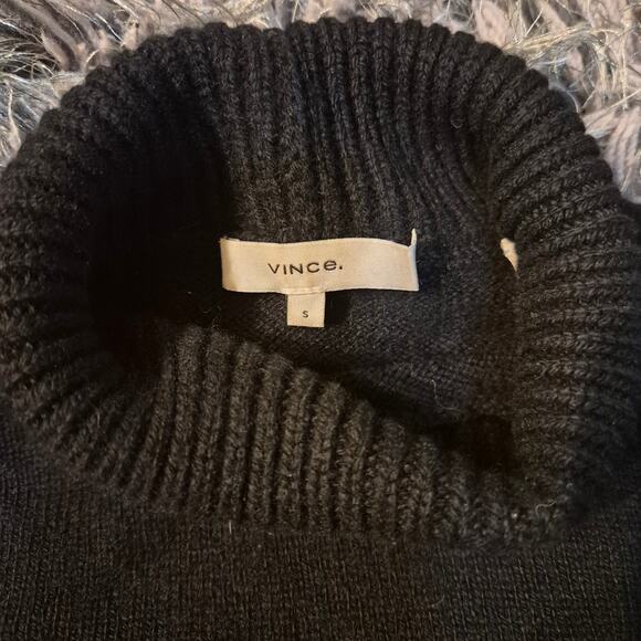 Vince Oversize Minimalist Cashmere Turtleneck Sweater With Side Slits - Picture 5 of 9